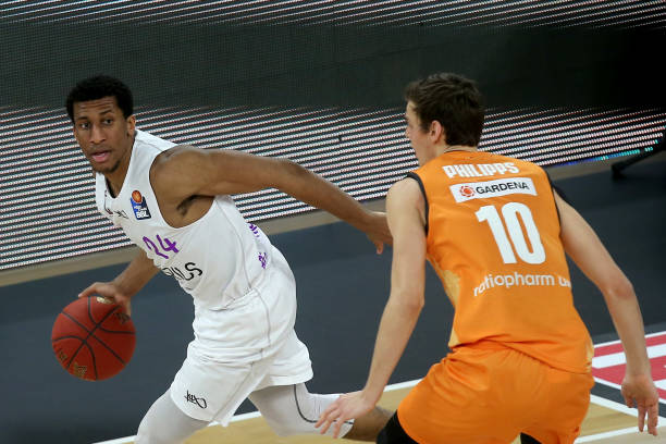 出均衡的团 出均衡的团